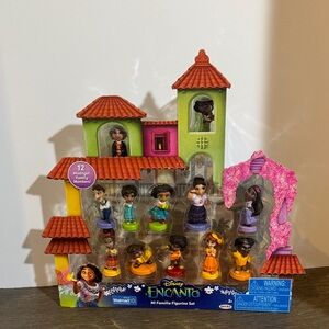 WALMART DISNEY ENCANTO EXCLUSIVE MI FAMILIA FIGURINE SET 12 FIGURES
